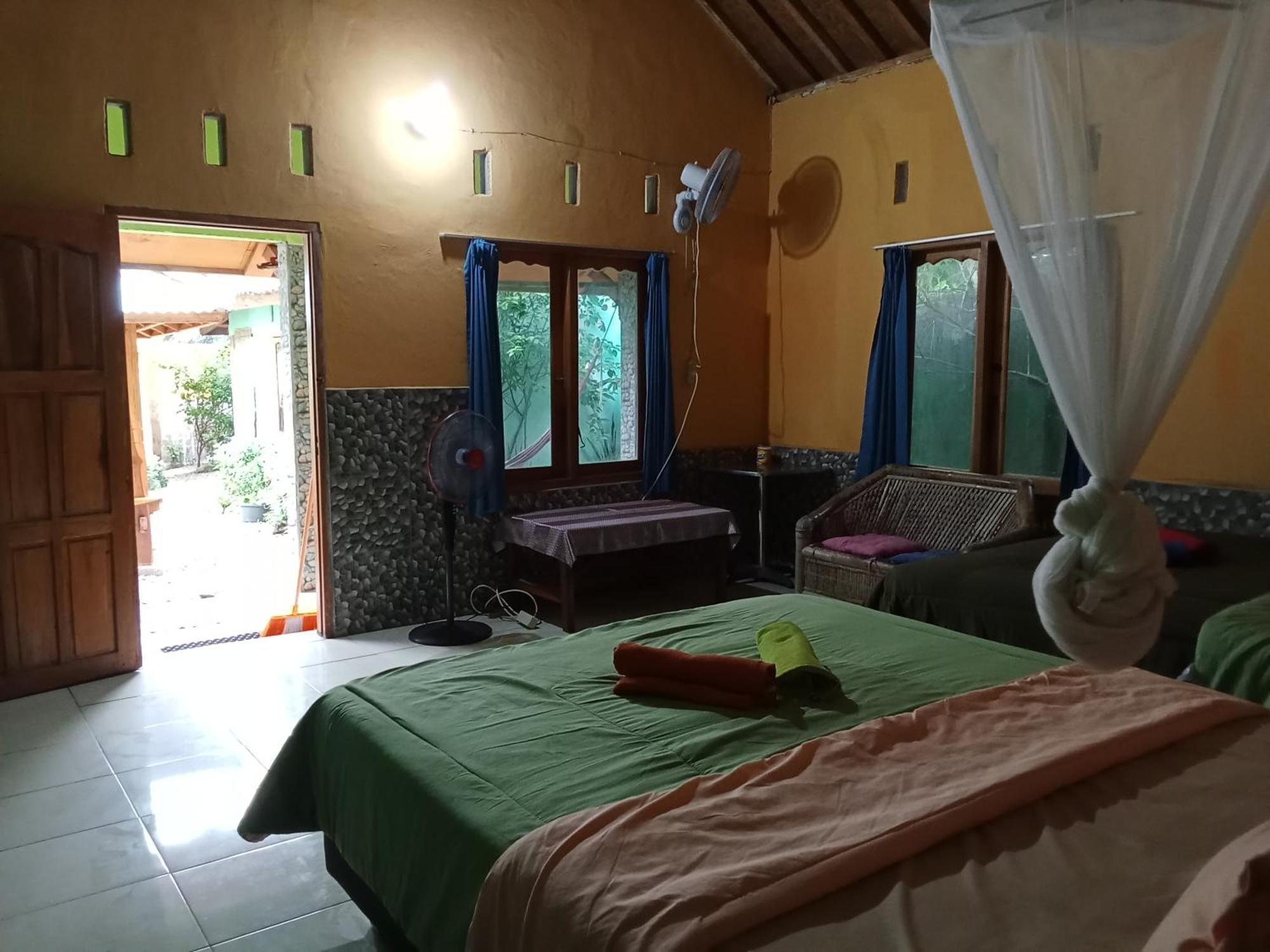 Pelangi Homestay Bungalow Gili Gede Sekotong Rom bilde