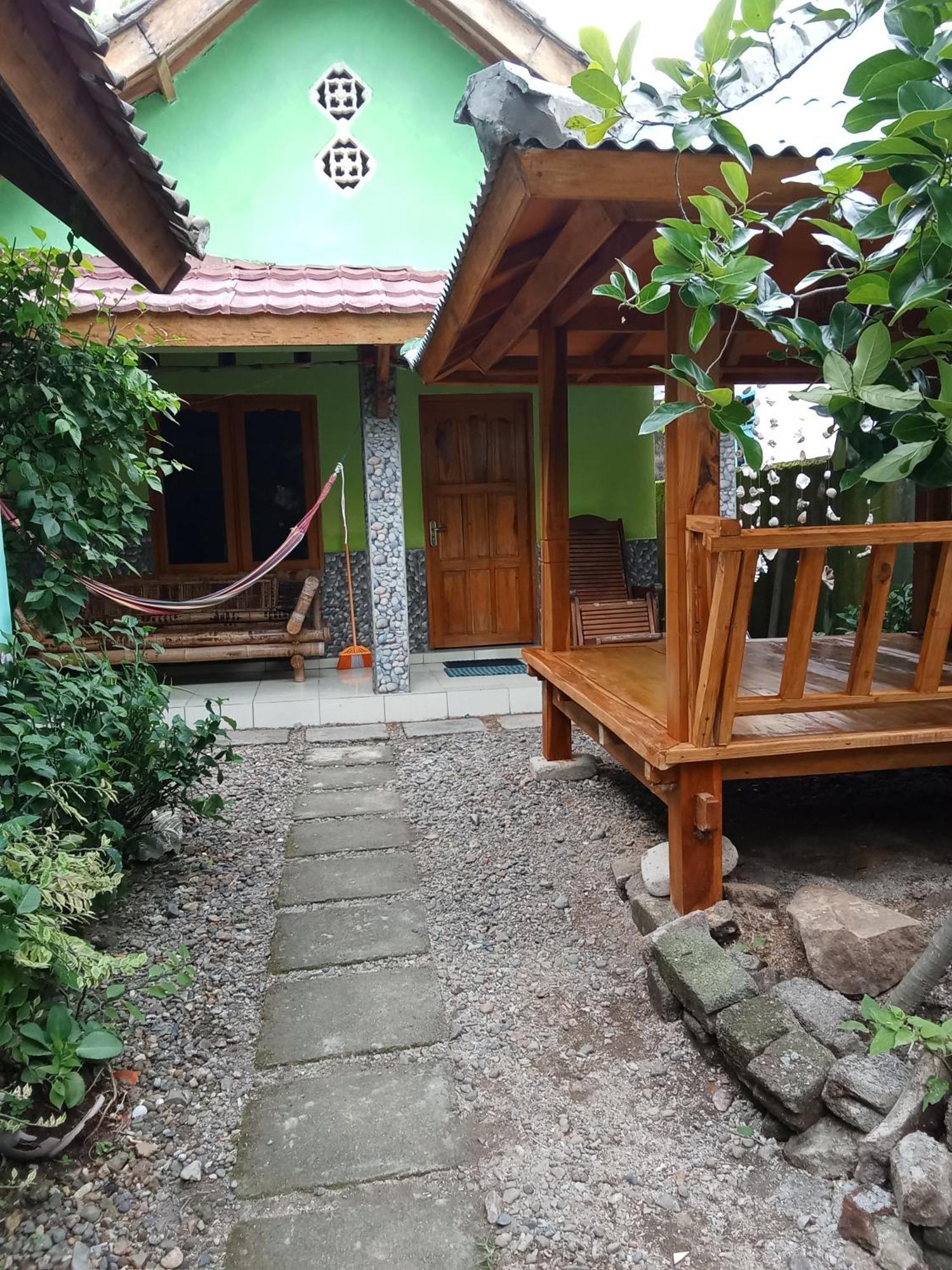 Pelangi Homestay Bungalow Gili Gede Sekotong Rom bilde